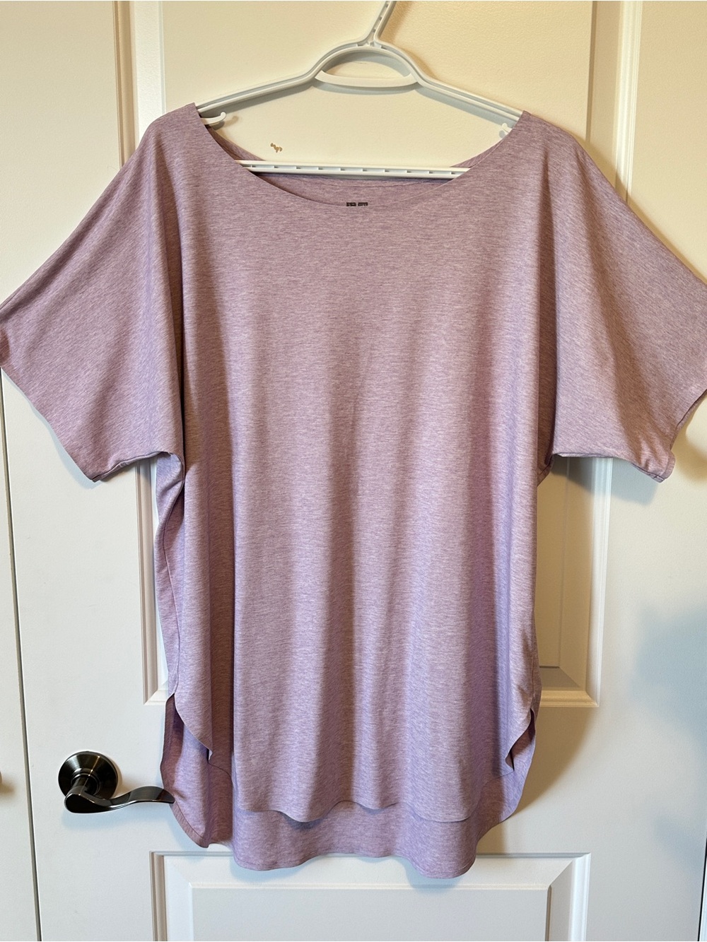 Uniqlo Airism “Seamless” Long T Shirt light mauve Size Large
